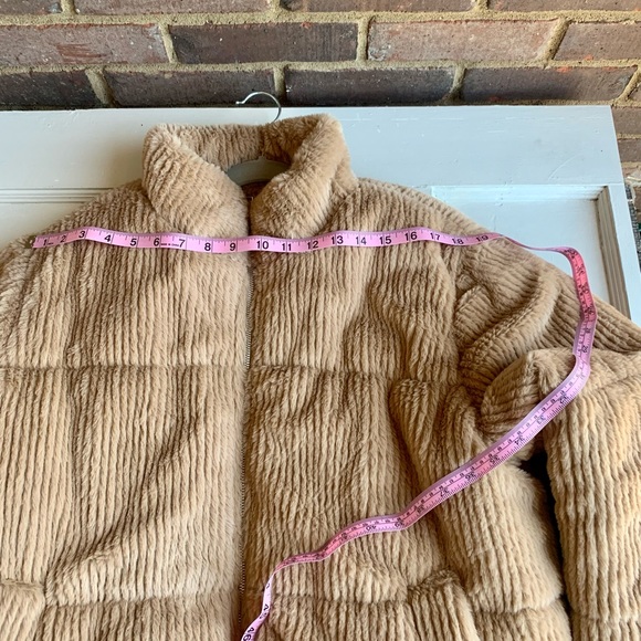 New Look Sherpa Jacket with Pockets and Waist Drawstring - Picture 5 of 10